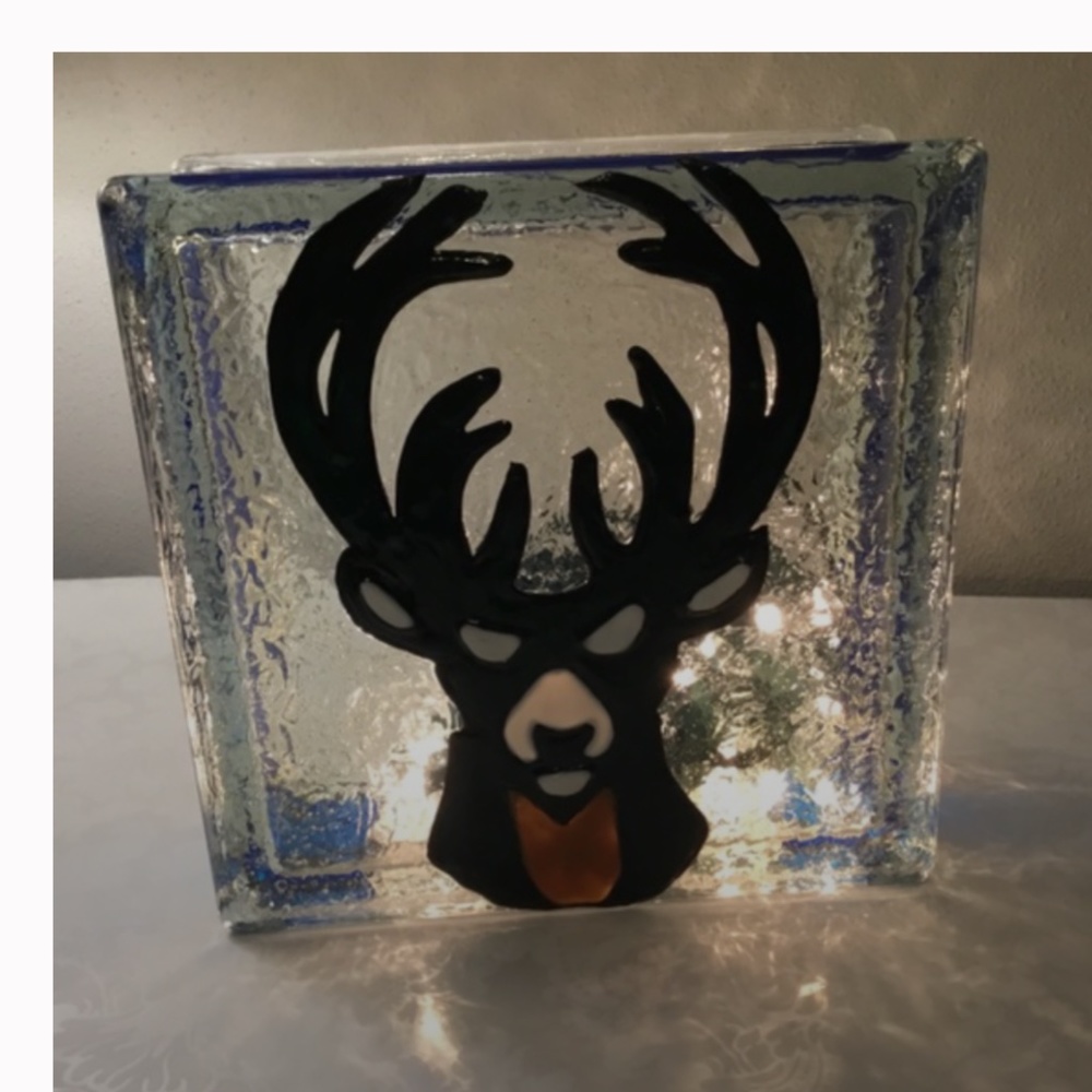 MILWAUKEE BUCKS Hand Crafted, Hand-Painted Light up Glass block with lights.NEW